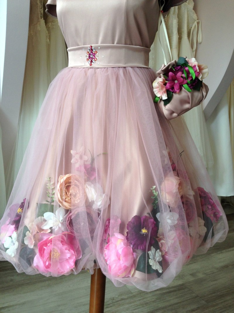 Платье с органзой