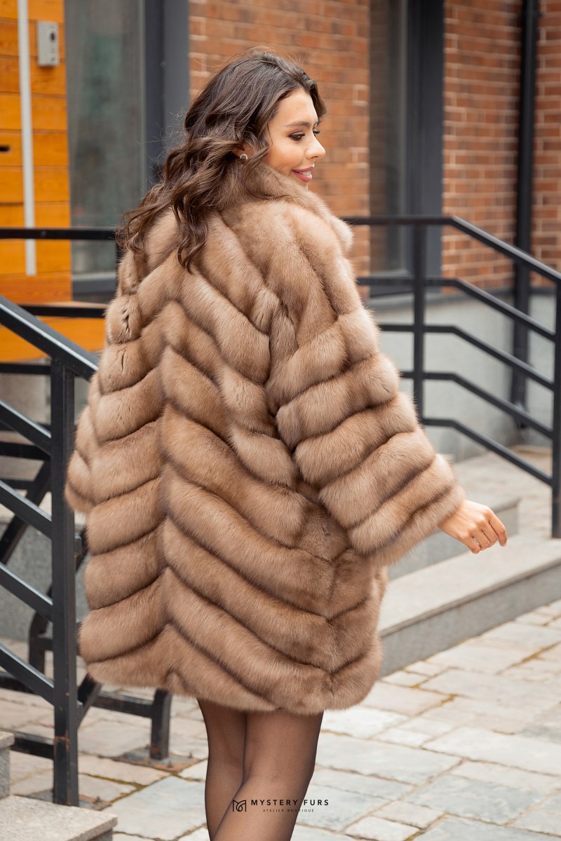 Соболиная шуба бежевая