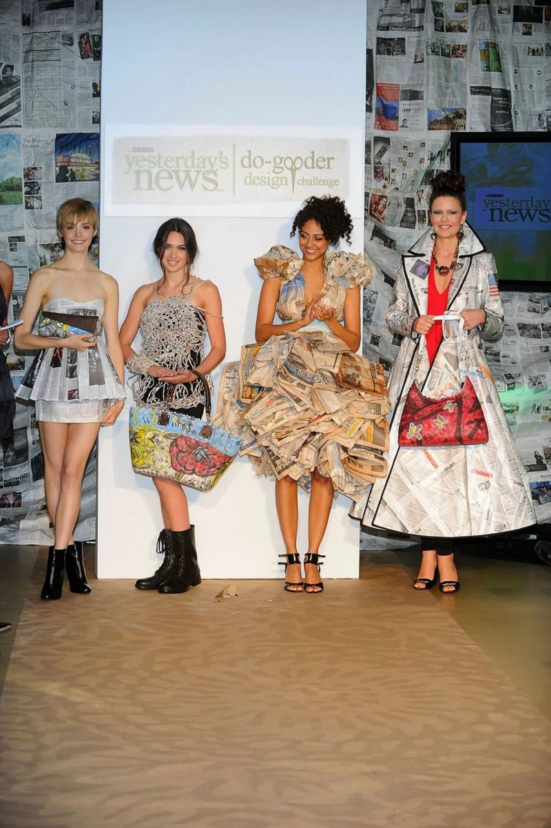 Костюм из мусора