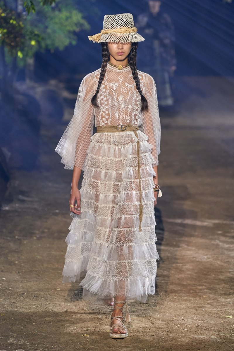 Показ Кристиан диор 2023