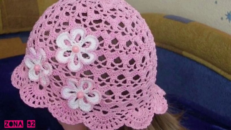 Вязаная шляпка для девочки