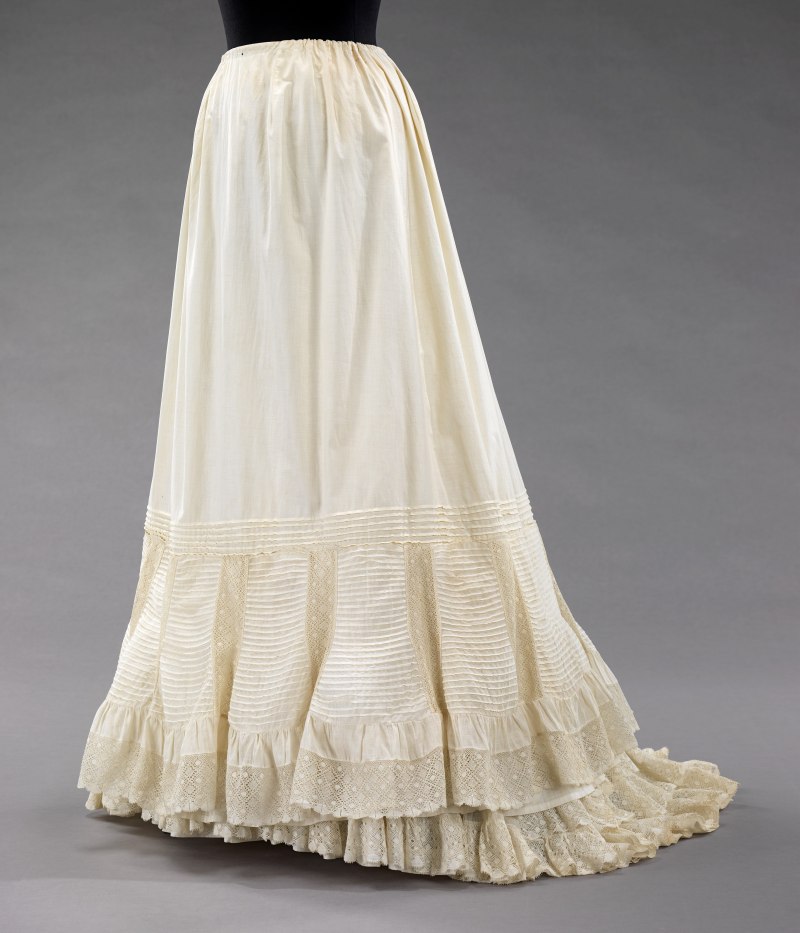 Подъюбник 1900