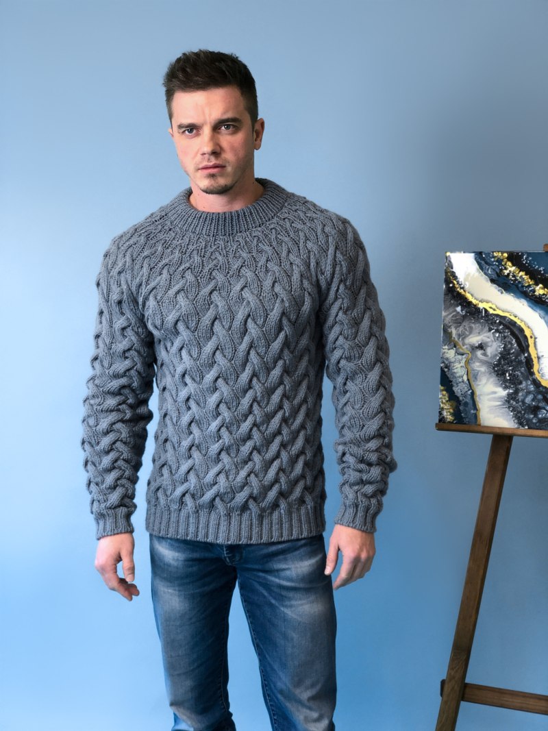Вязаный свитер мужской