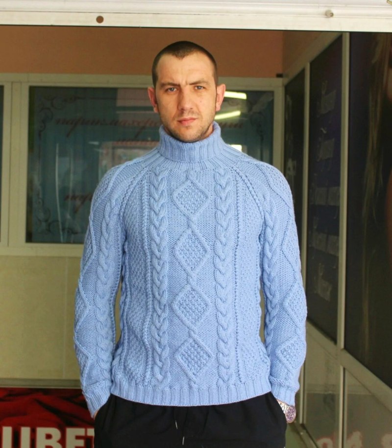 Мужской свитер риглан с верху