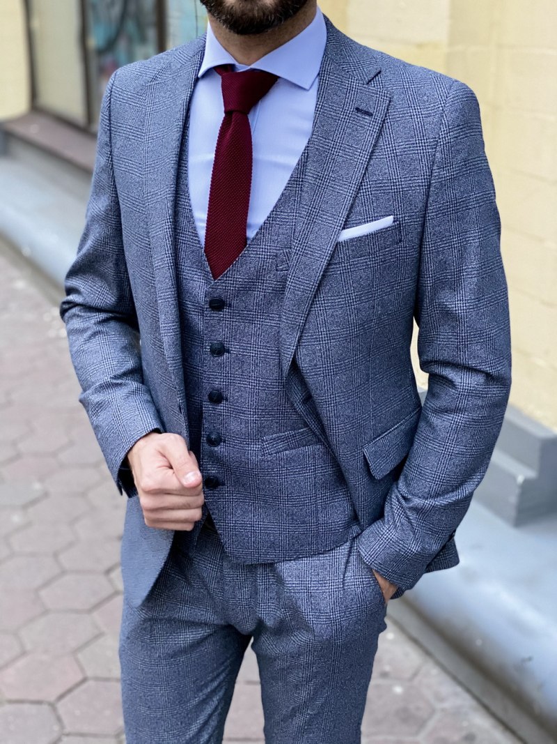 Костюм серый тройка Henderson