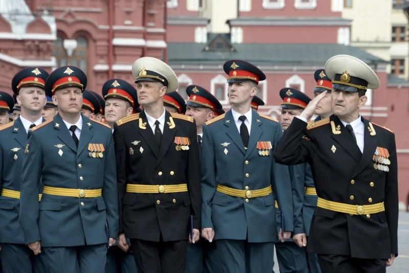Новая парадная форма офицеров вс РФ