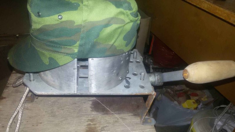 Армейский шапка растяжитель