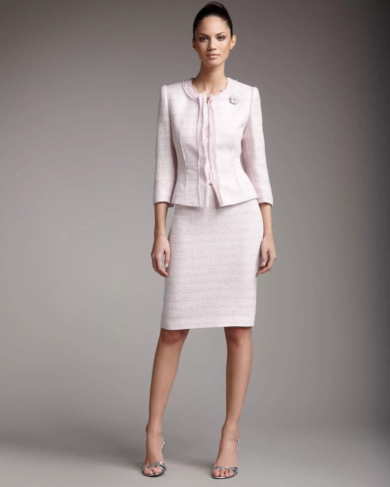 Костюмы Tahari