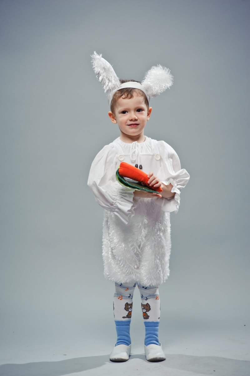 Новогодний костюм зайчика для мальчика