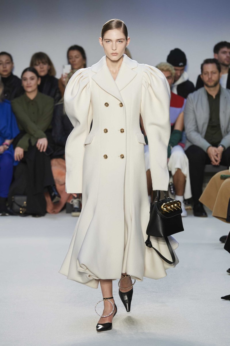 Пальто 2021-2022 Vogue