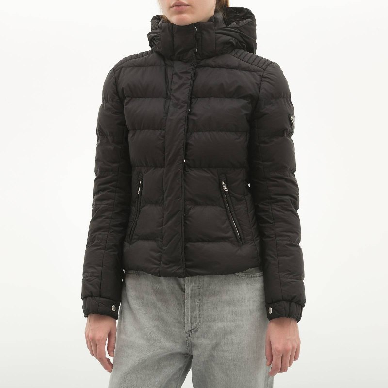 Пуховик Prada женский