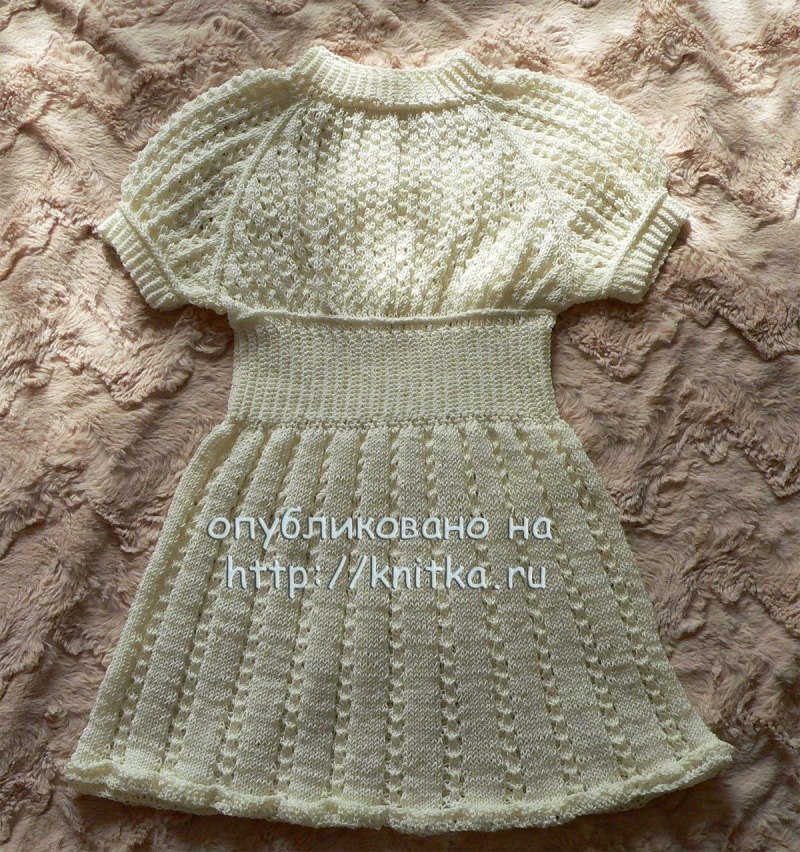 Вязаные детские платья