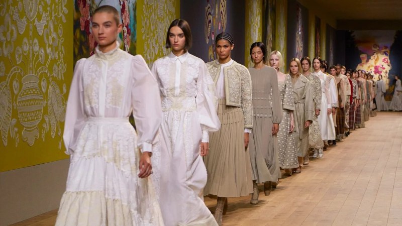 Autumn-Winter 2022-2023 Haute Couture