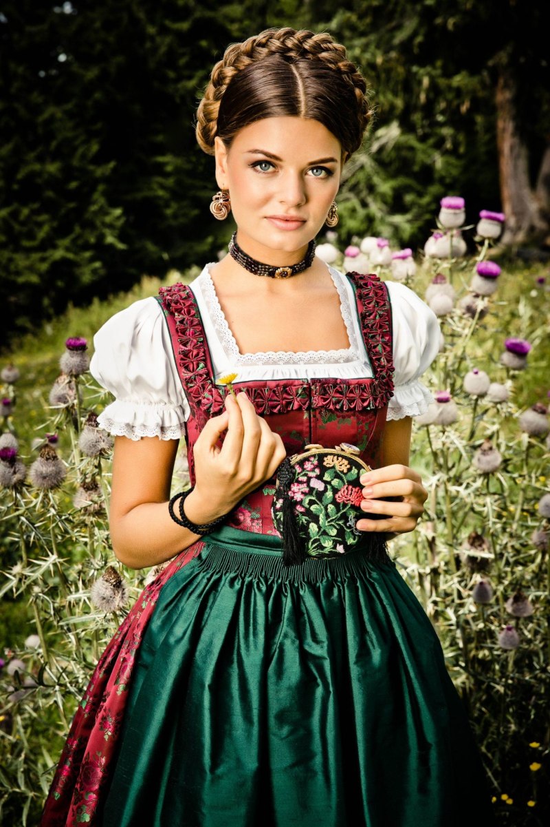 Баварский дирндль