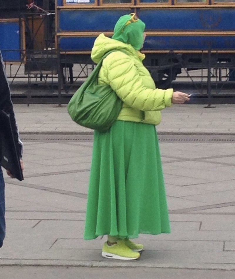 Смешная одежда на улице