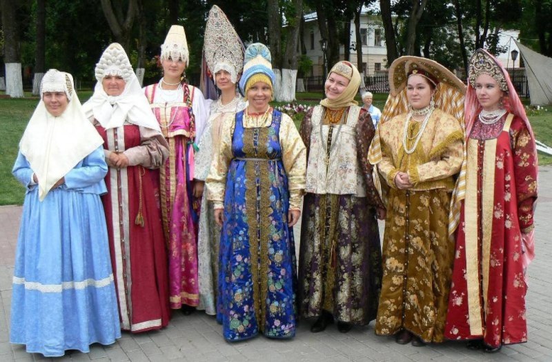 Национальные костюмы