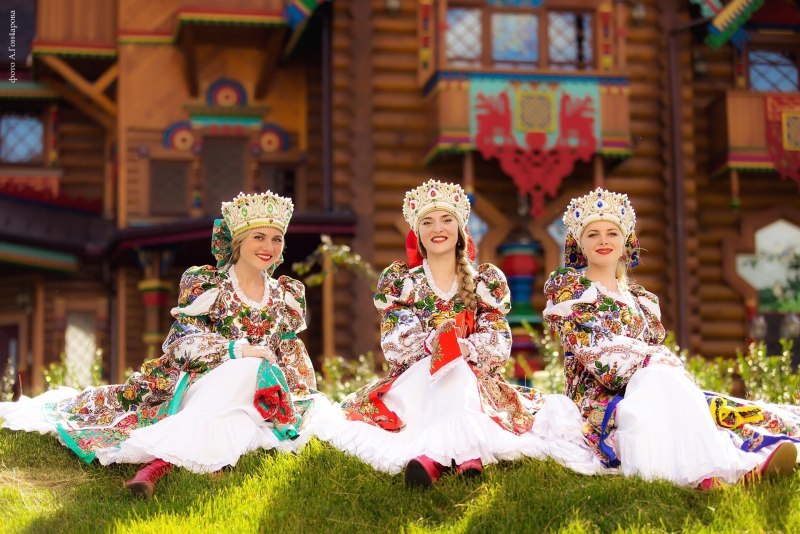 Костюмы в русском народном стиле