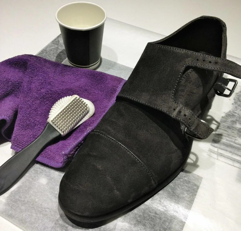 Чистка замши