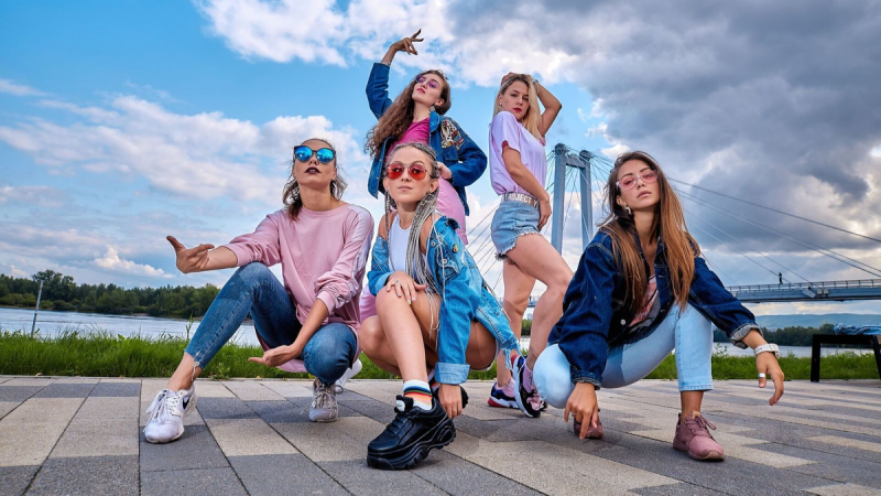 Красивая молодежь