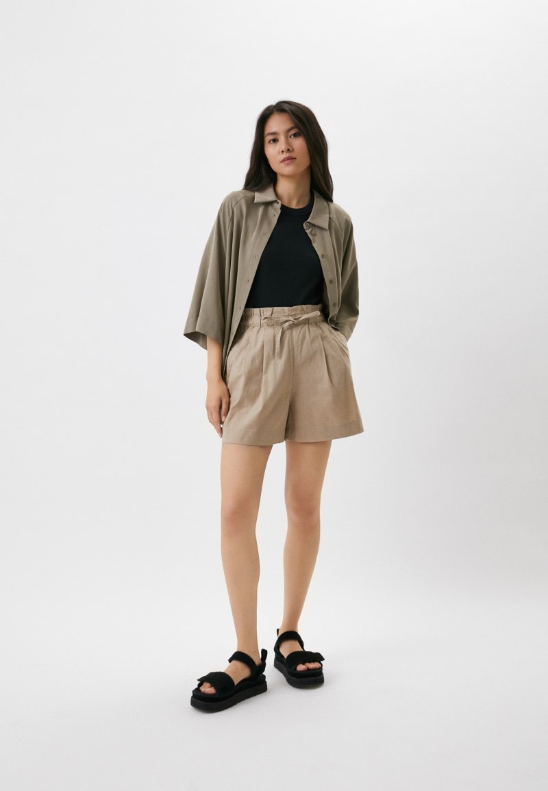 Шорты Uniqlo Harper's Bazaar