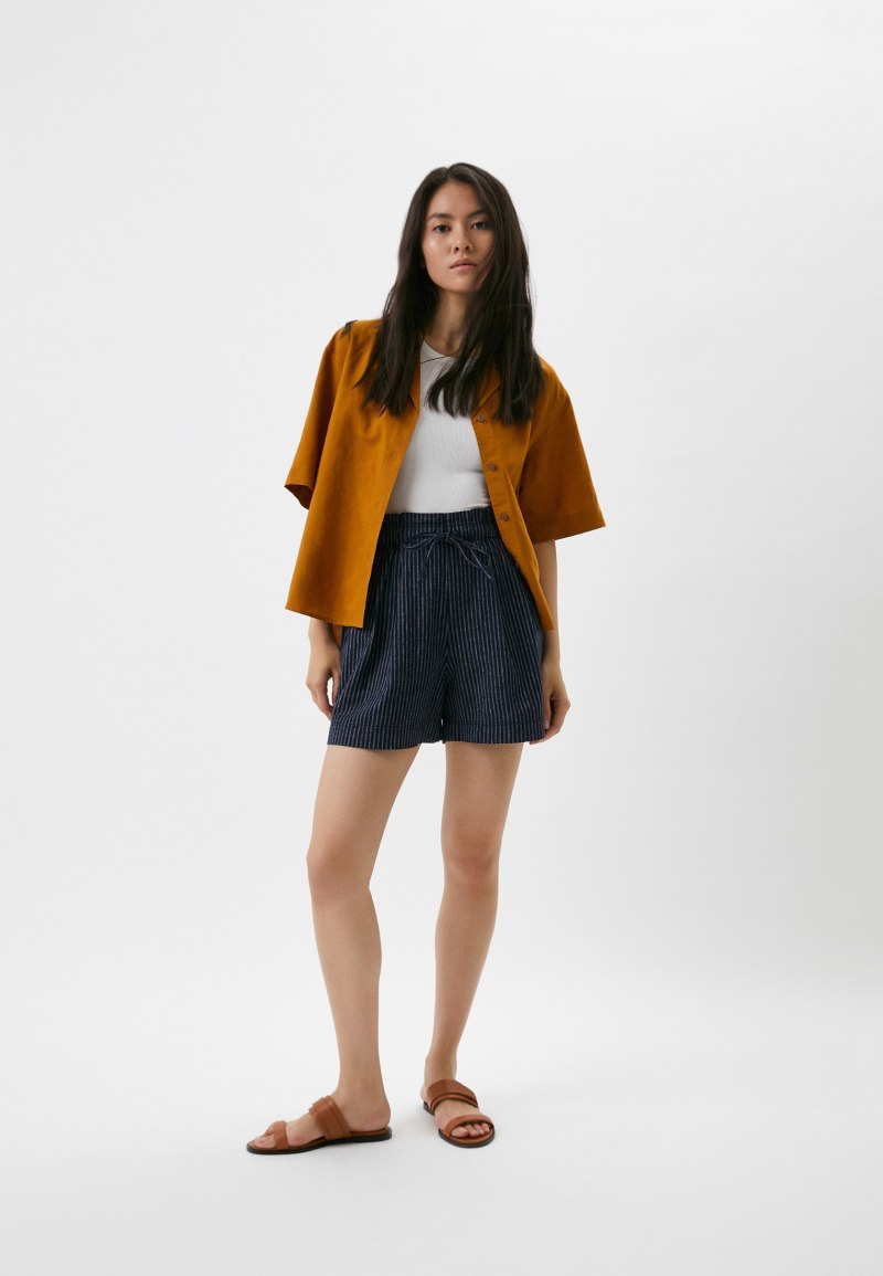 Шорты Uniqlo Harper's Bazaar