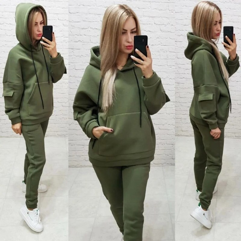 Тёплые костюмы женские спортивные на флисе