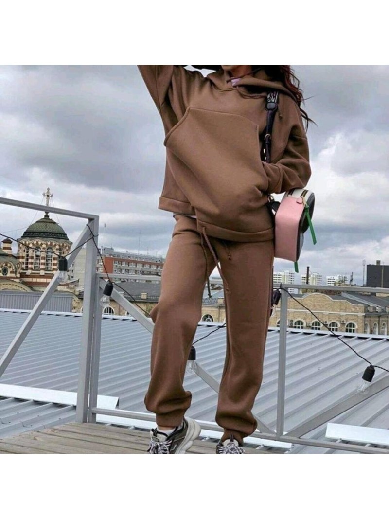 Спортивный костюм женский