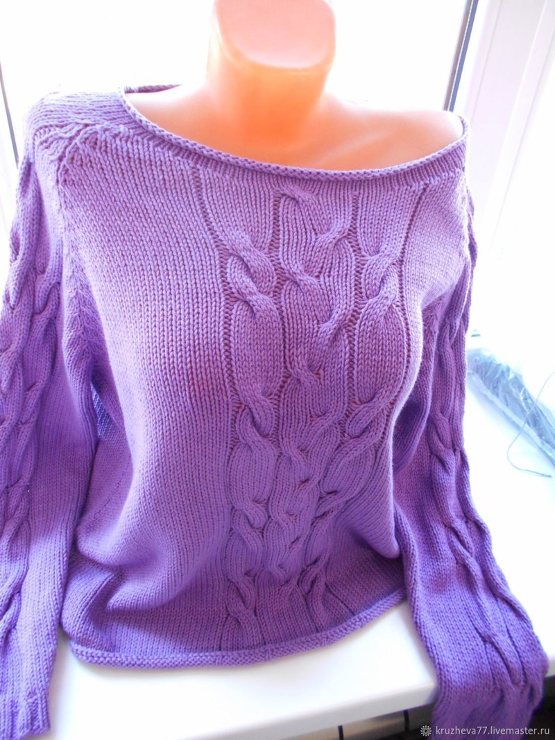 Фиолетовый свитер