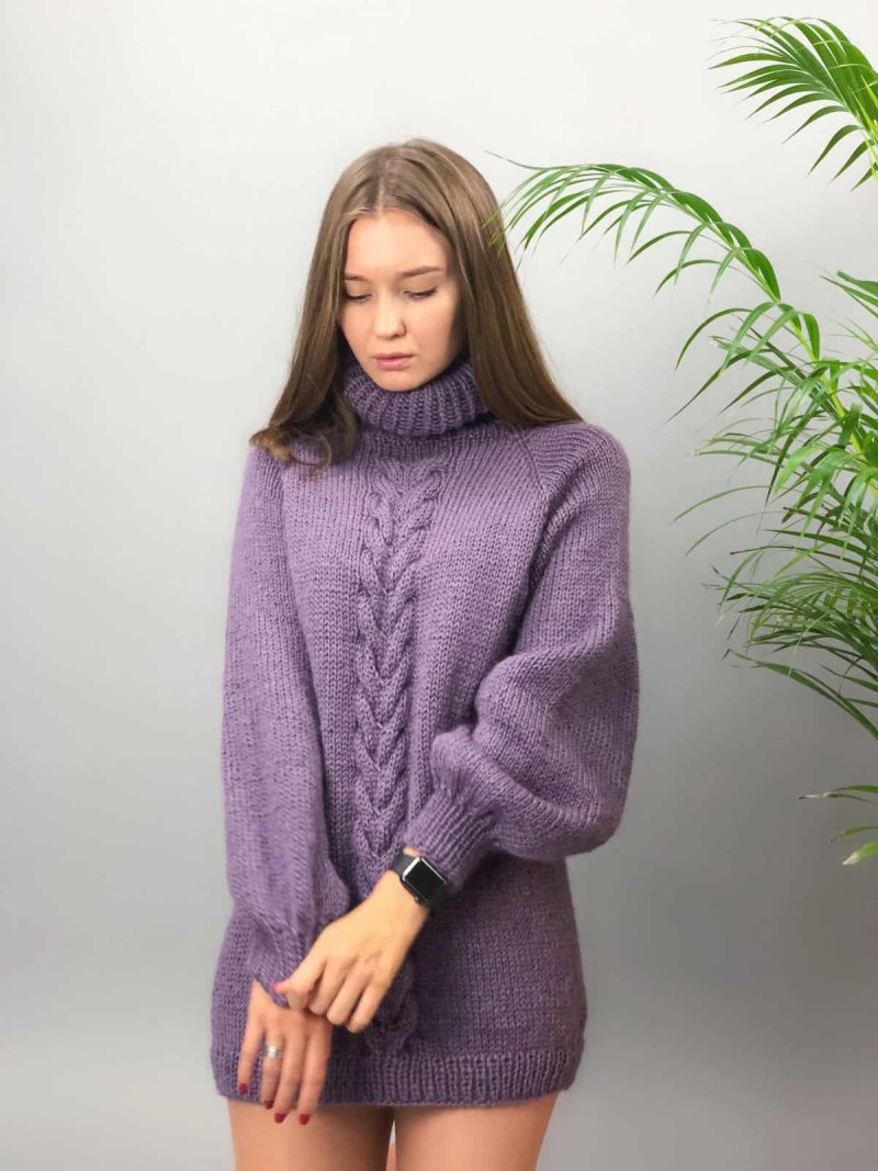 Сиреневый свитер