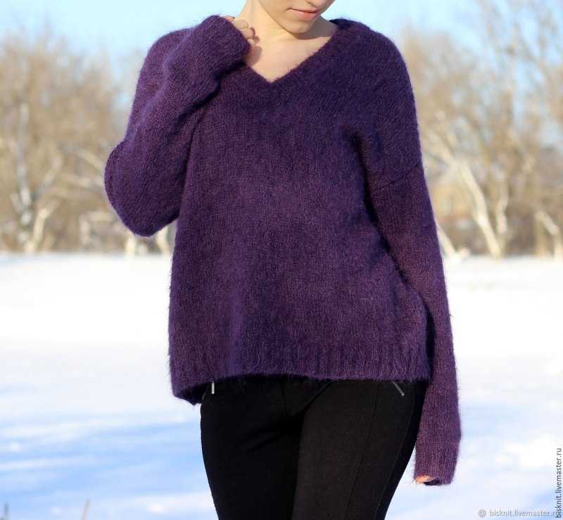 Сиреневый свитер