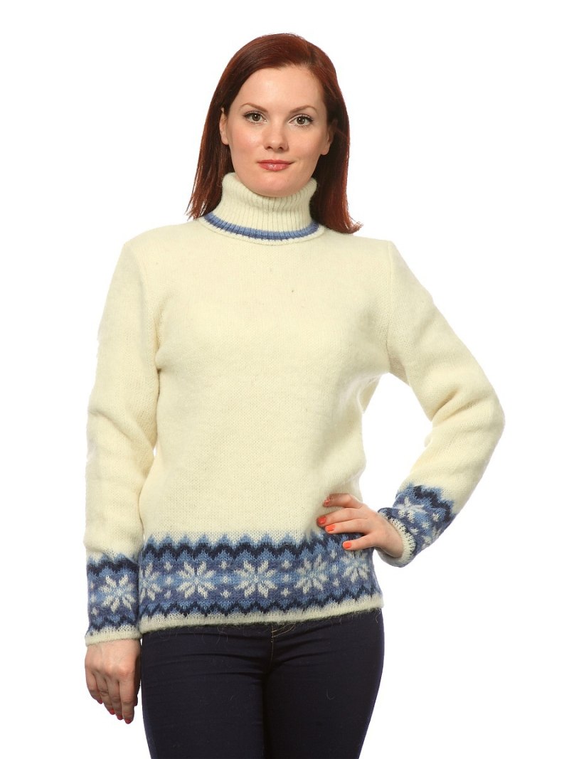 Шерстяной свитер женский