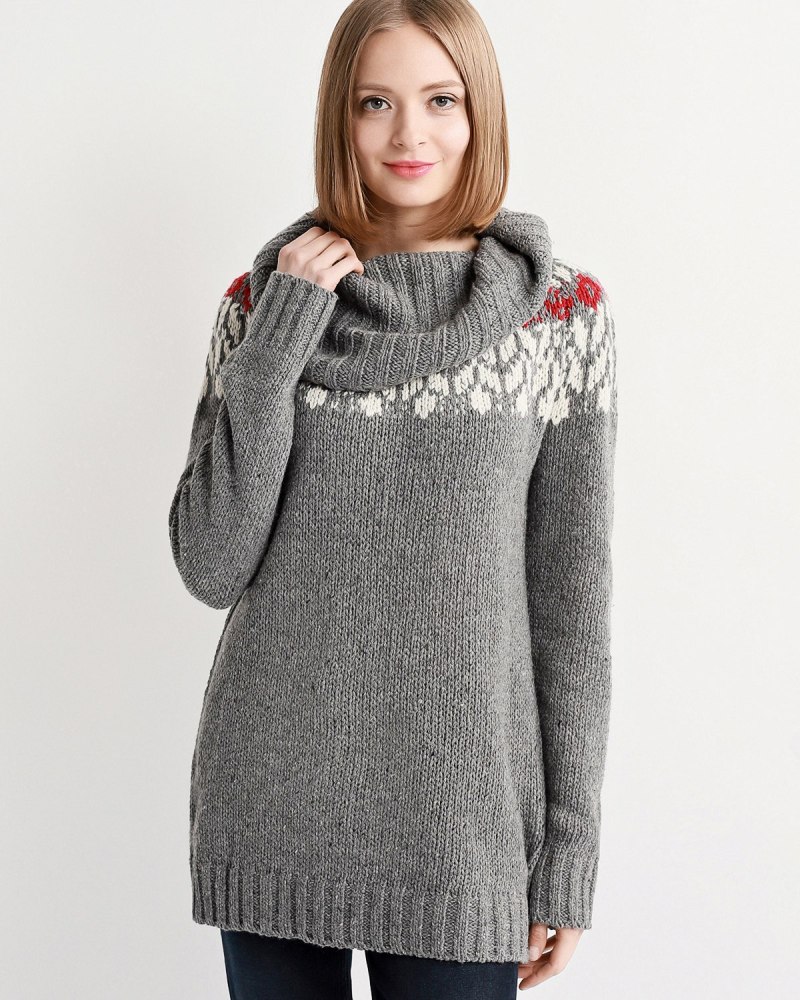 Шерстяной свитер женский