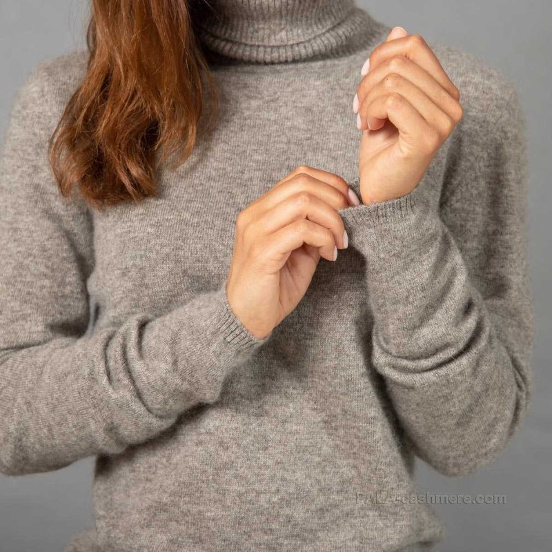 Свитер женский из шерсти