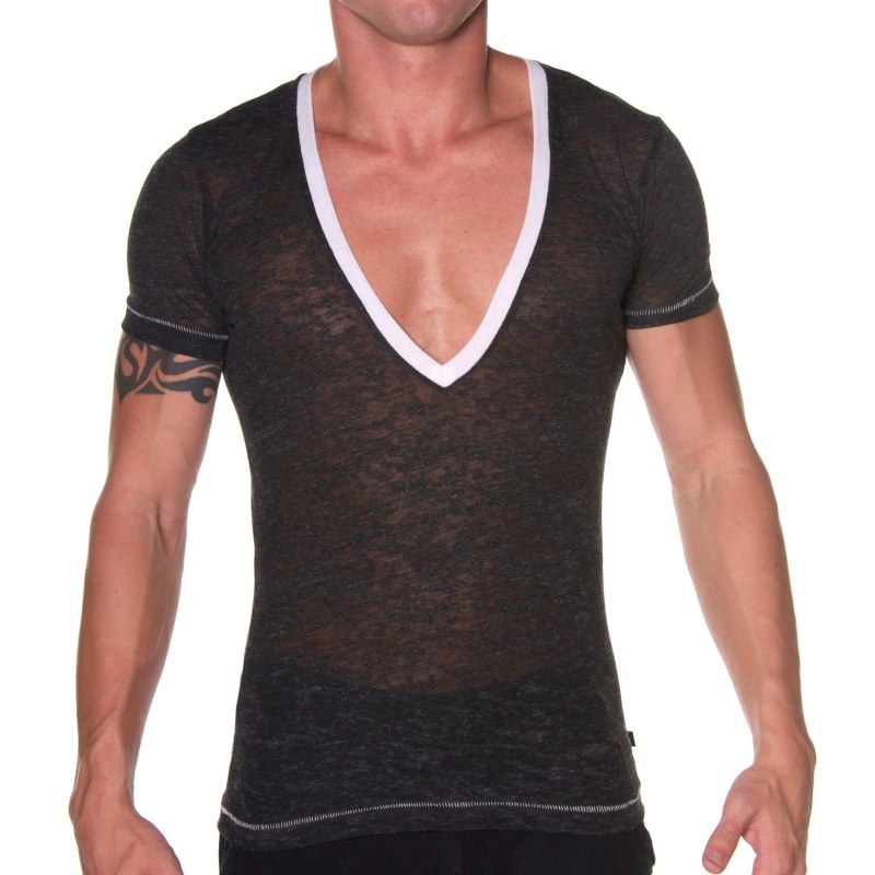 Мужская майка с глубоким вырезом