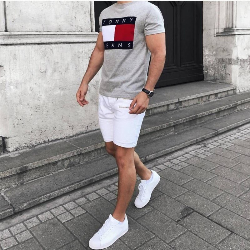 Шорты и кроссовки мужские
