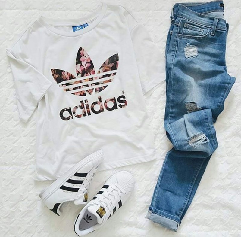 Джинсы футболка кроссовки