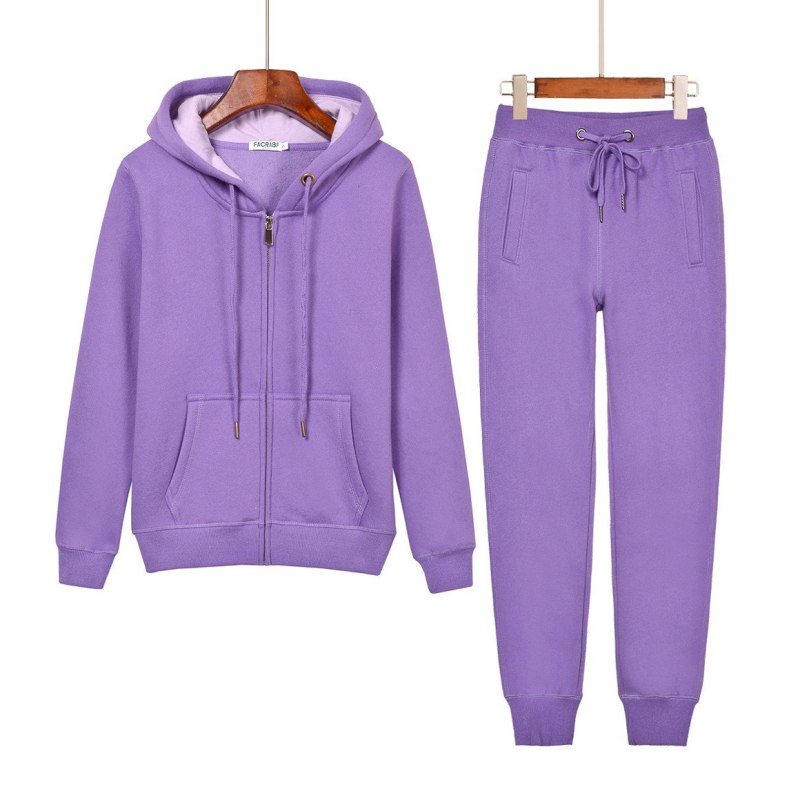 Фиолетовый спортивный костюм женский