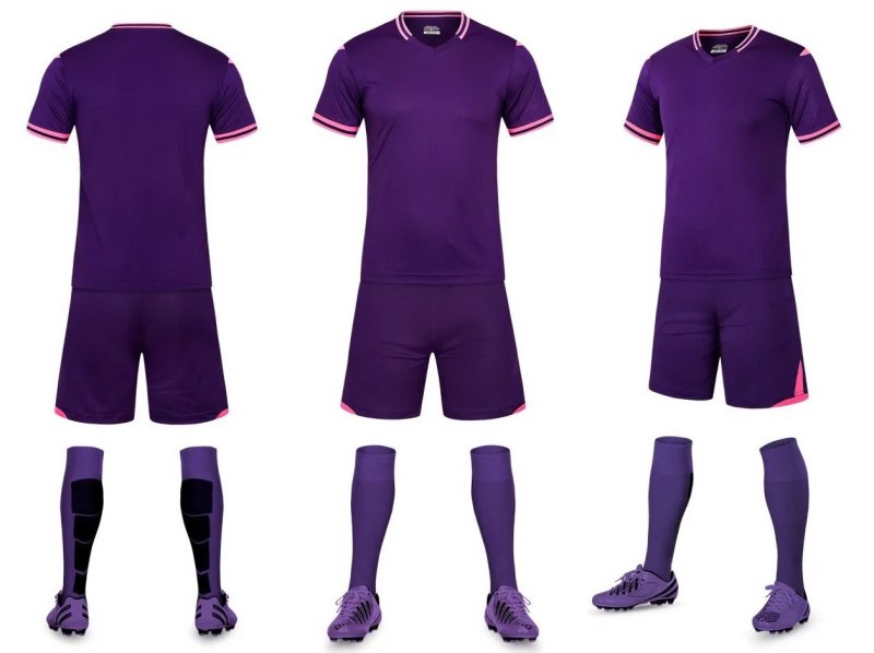 Футбольная форма лиловая
