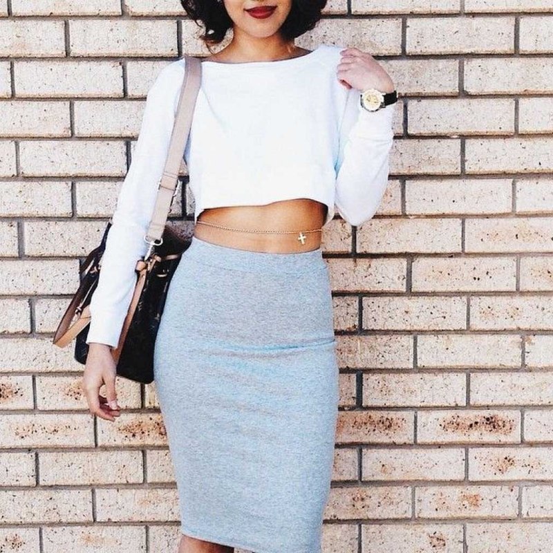 Короткая юбка и топ