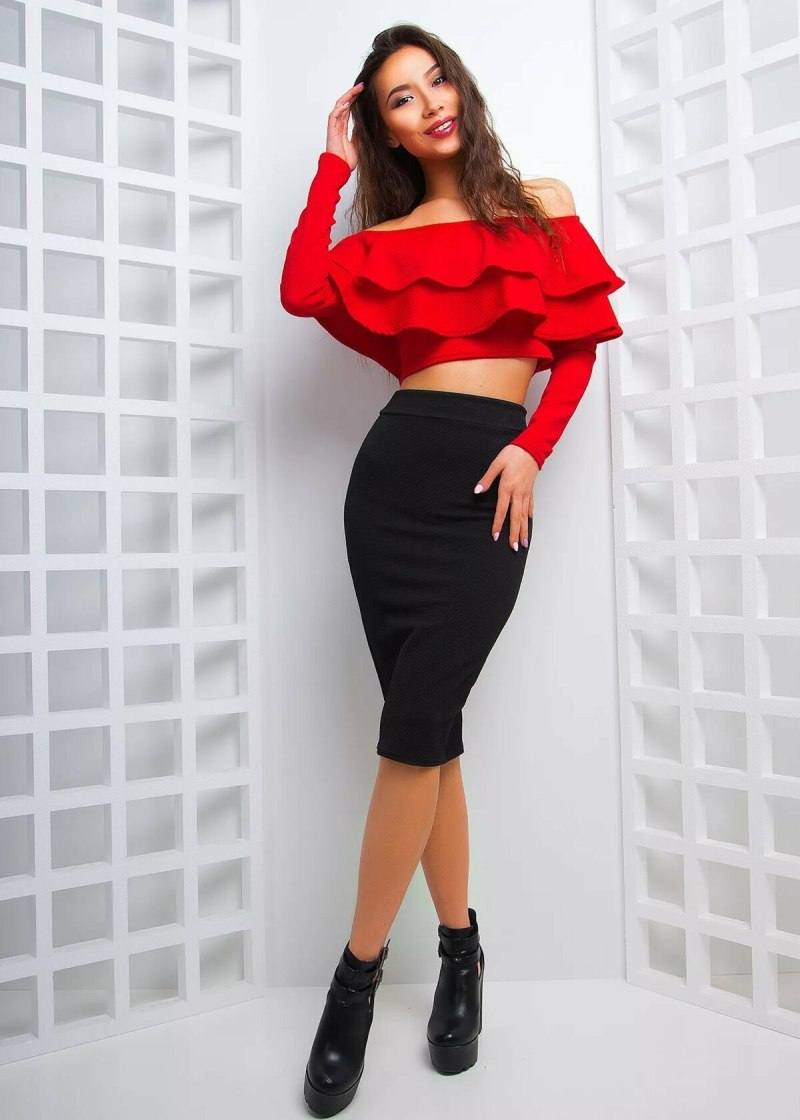 Красная юбка и топ