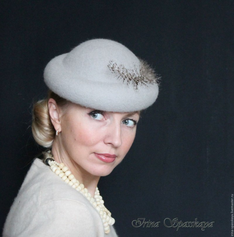 Женская шляпка ток