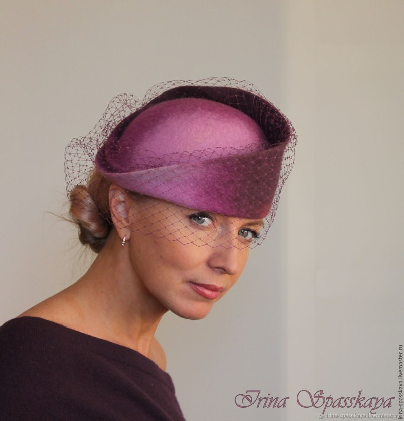 Женская шляпка ток