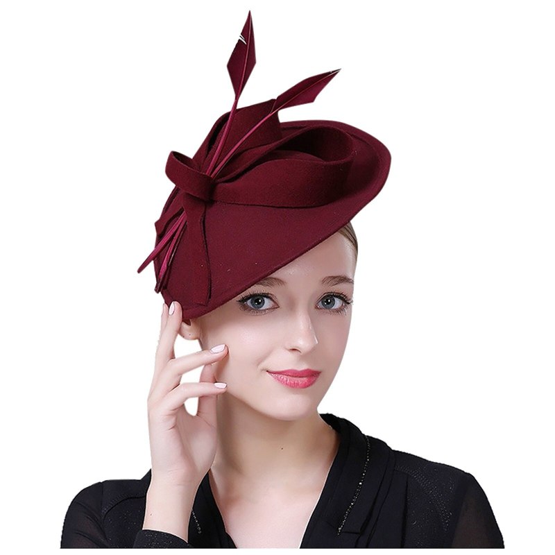 Маленькая женская шляпка