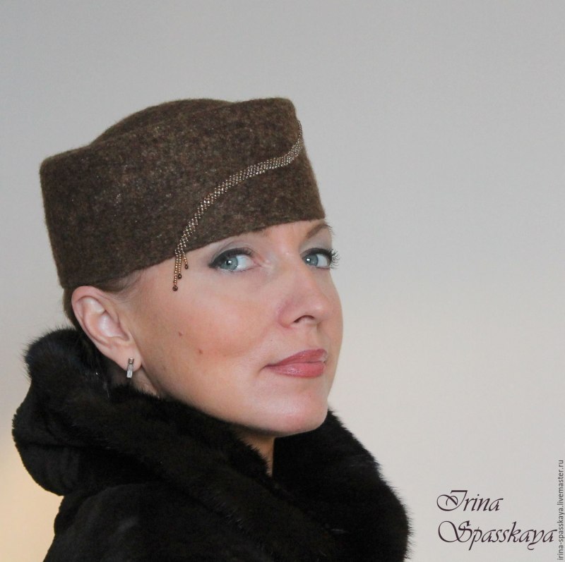 Головные уборы из токи боки