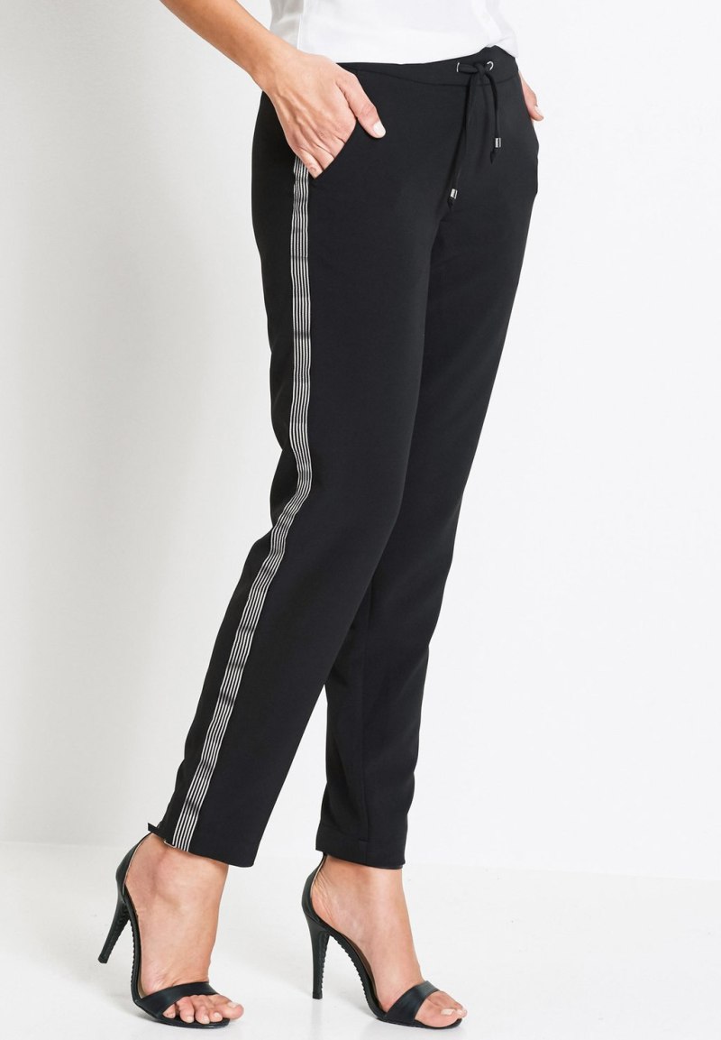 Брюки с лампасами