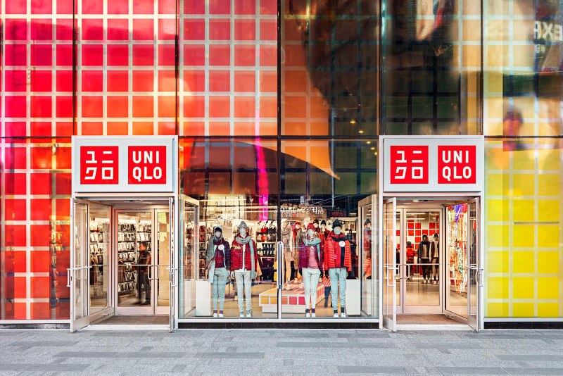 Витрина юникло