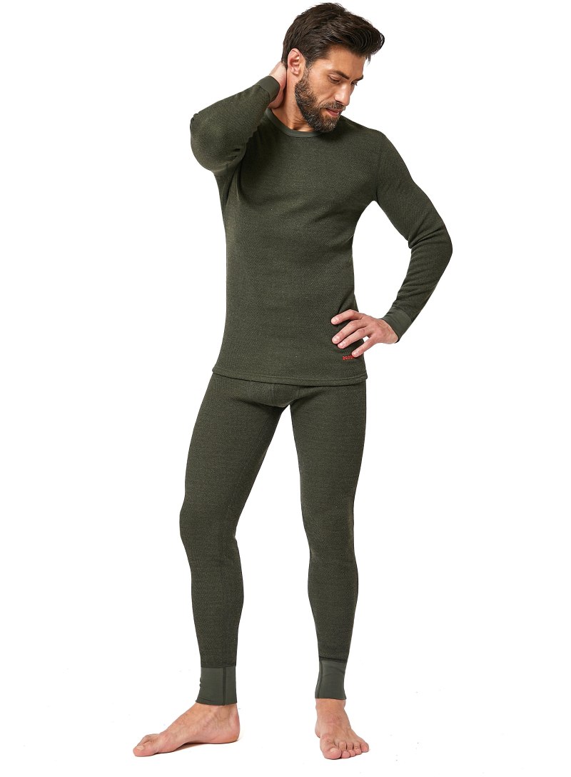 Модели в термобелье