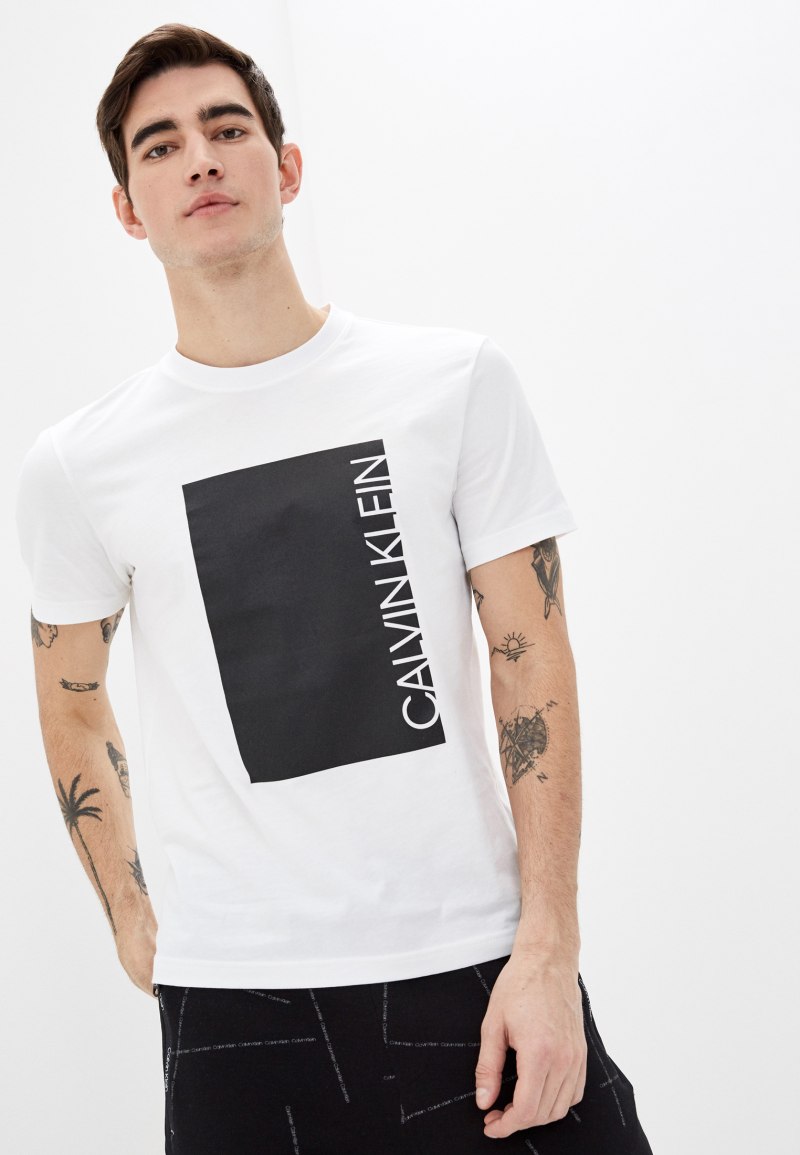 Черная футболка Кельвин Кляйн