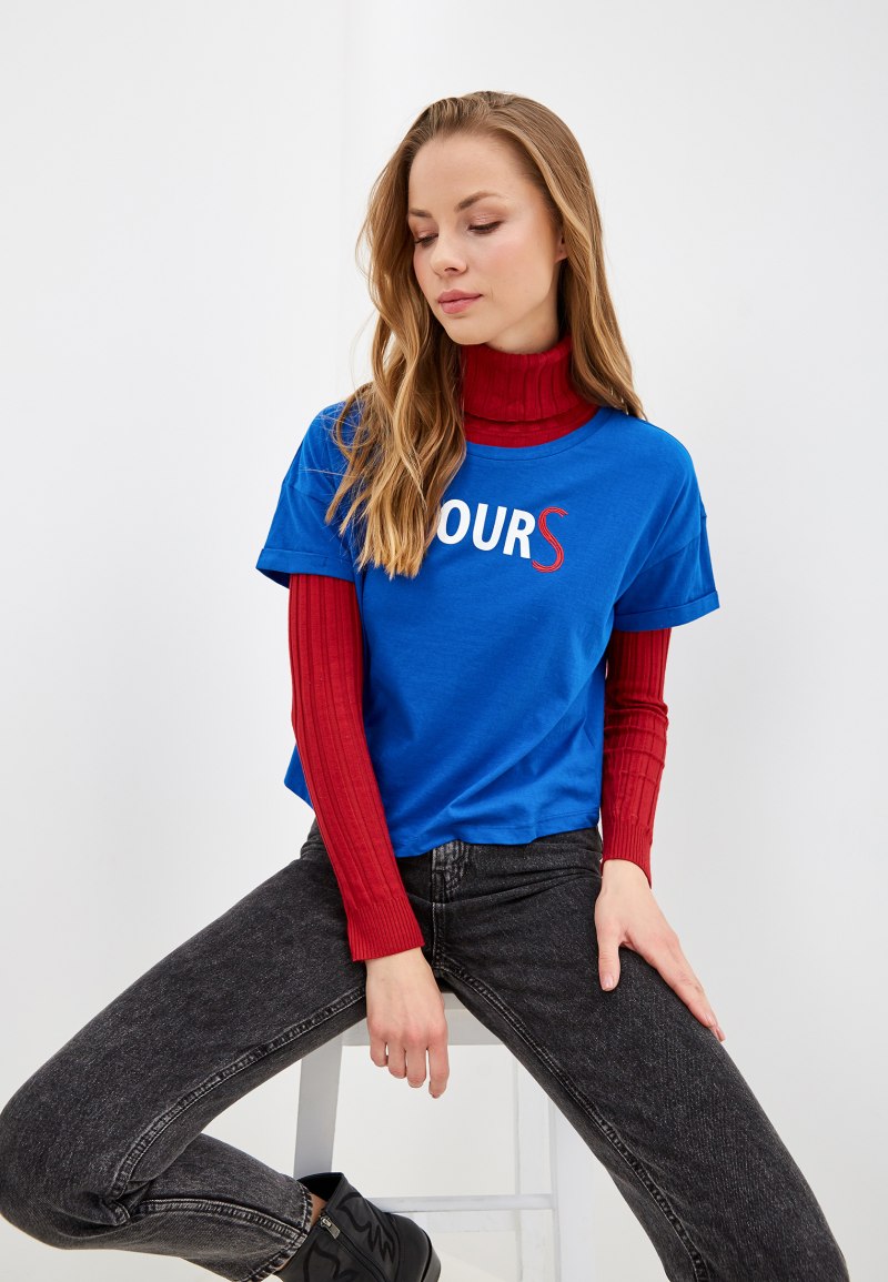 Футболка поверх водолазки