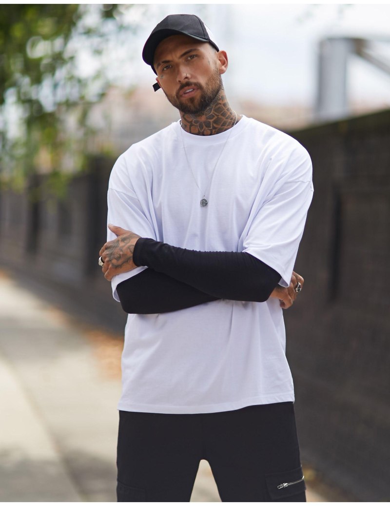 Белая футболка оверсайз